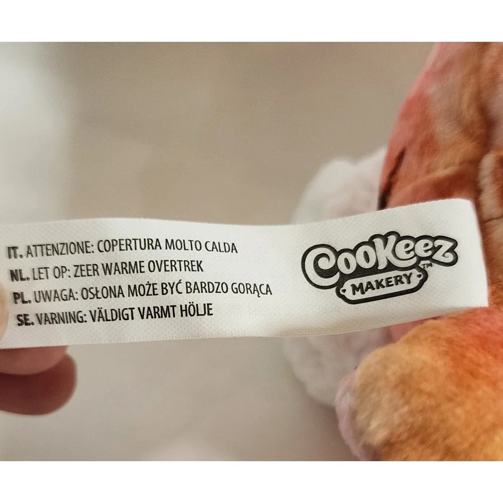 Cookeez Makery Baked Treatz Bunny Cinnamon Roll Sprinkles Talking Plush 6
